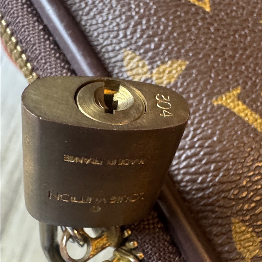 LV Monogram Suitcase 24” Vachetta Missing Pulls - Picture 15 of 17